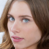 Anya Olsen Desnuda