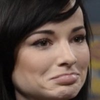 Ashley Rickards Desnuda