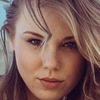 Briana Caitlin Desnuda