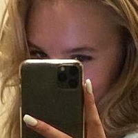 Cecilie Desnuda
