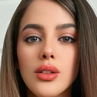 Elle Mu Desnuda