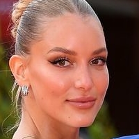 Ema Kovac Desnuda