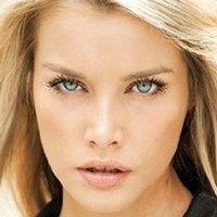 Emily Maddison Desnuda
