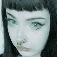 Gothnips Desnuda