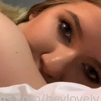 heyloveiy Desnuda