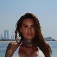 Jenni Sintjakov Desnuda