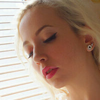 Jin N. Tonic Desnuda