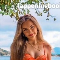 Julia (Xlaeta) Desnuda