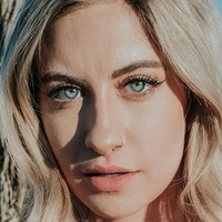 Karli Karberg Desnuda