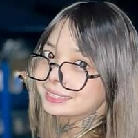 Kei Femur Desnuda