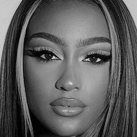Lexi Underwood Desnuda