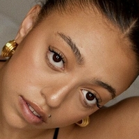 Mahalia Desnuda