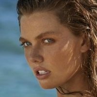 McKenna Berkley Desnuda