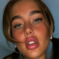 Nicole Kikabidze Desnuda
