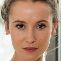 Peri Baumeister Desnuda