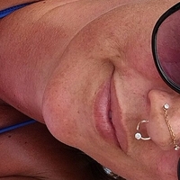 rose-swallows Desnuda