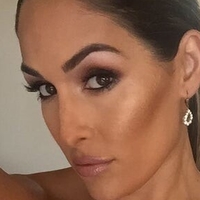 The Bella Twins: Desnuda