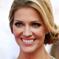 Tricia Helfer Desnuda
