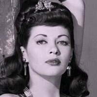 Yvonne De Carlo Desnuda